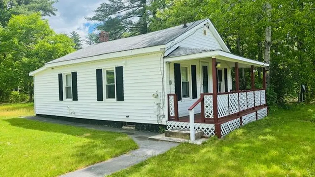 549 Roosevelt Trail Windham ME 04062