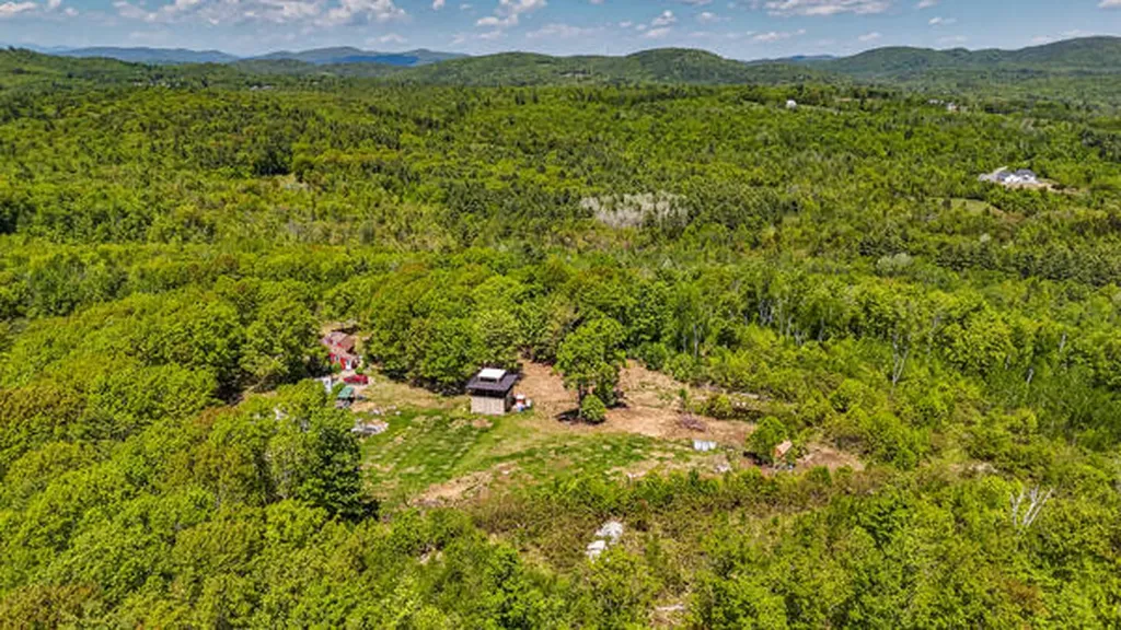 48 Piper Lane Parsonsfield ME 04047
