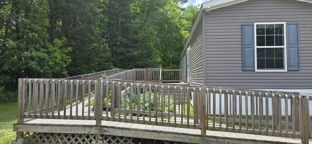 3 Redwood Drive Norway ME 04268