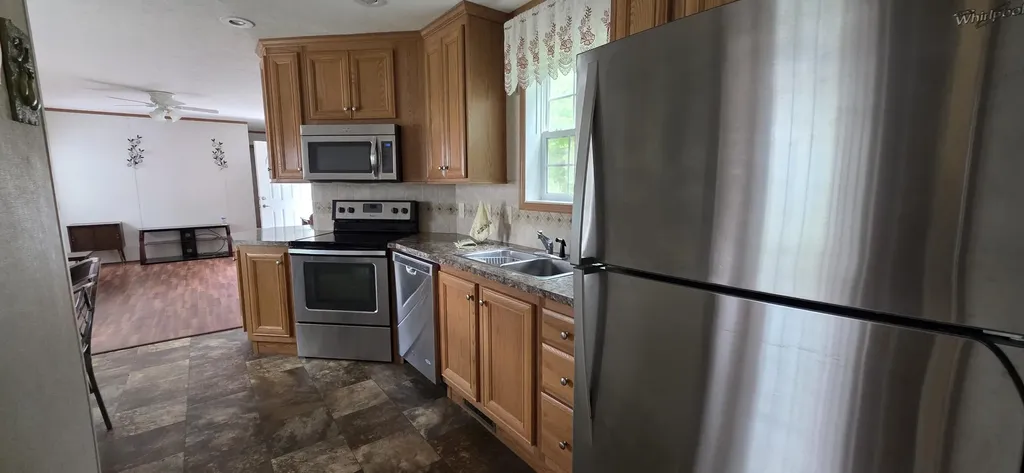 3 Redwood Drive Norway ME 04268