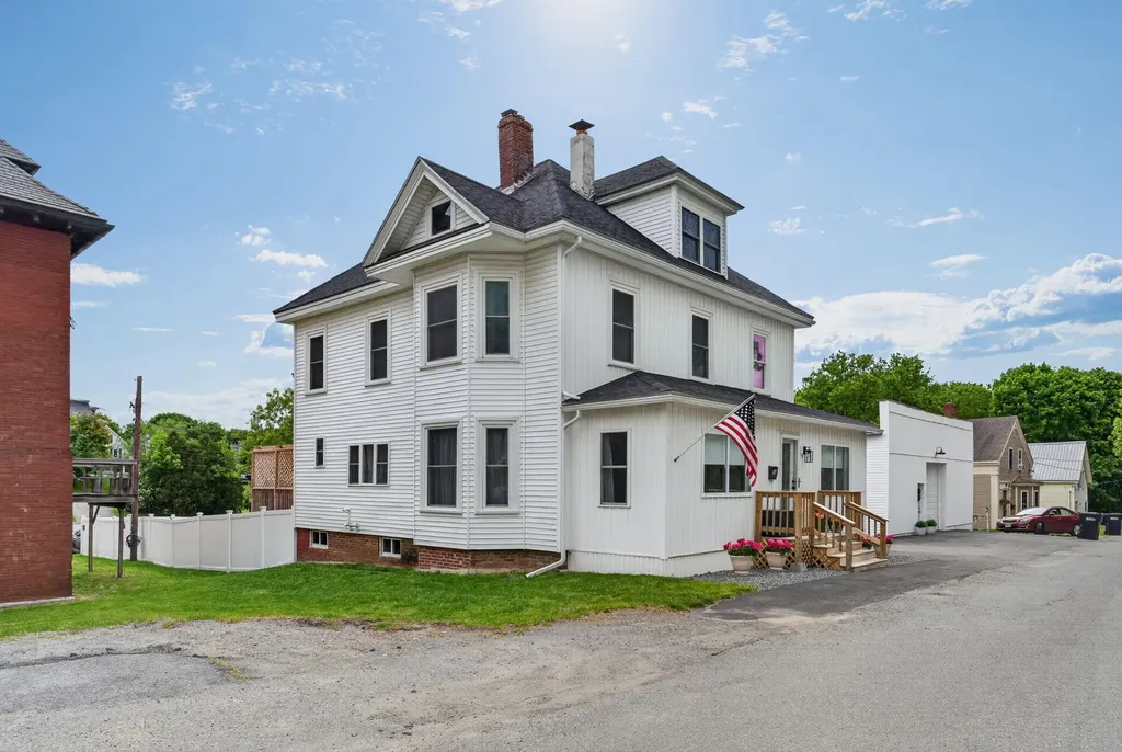 10 Salem Court Bangor ME 04401