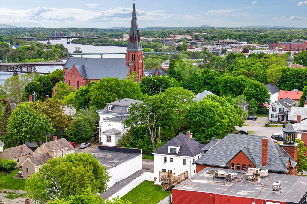 10 Salem Court Bangor ME 04401