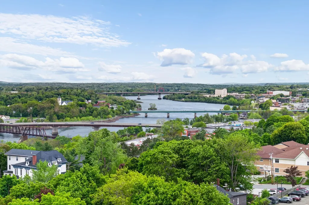 10 Salem Court Bangor ME 04401