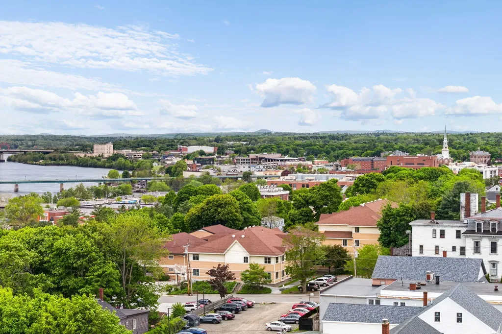 10 Salem Court Bangor ME 04401