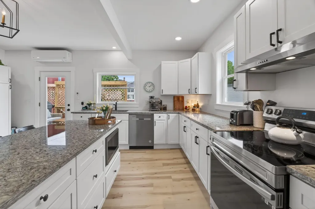 10 Salem Court Bangor ME 04401