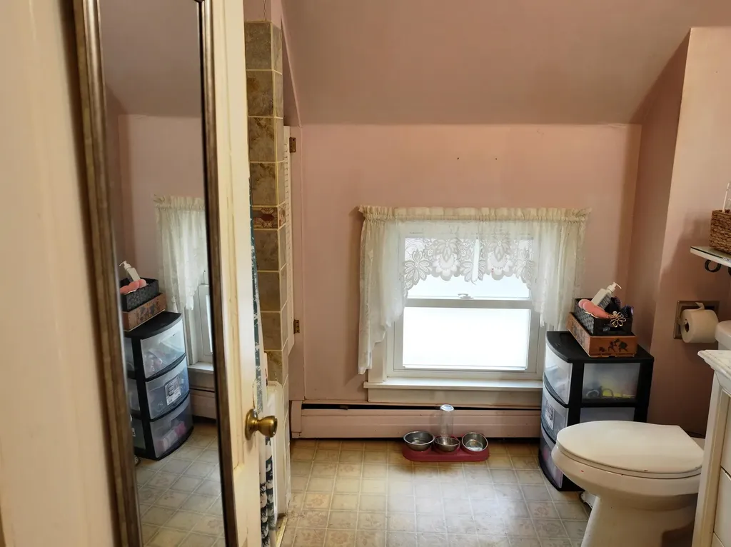16 Bartlett Street Gardiner ME 04345