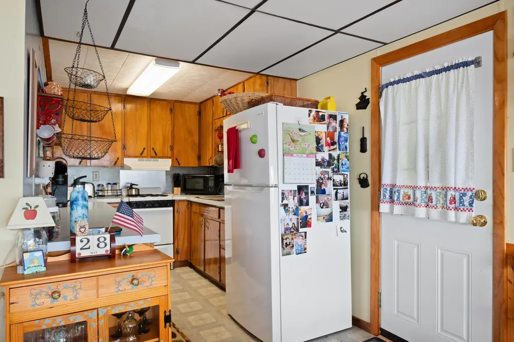 212 Sibley Road Burlington ME 04417
