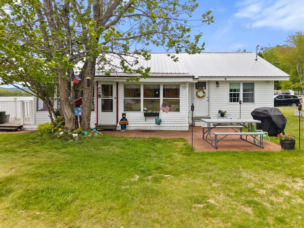 212 Sibley Road Burlington ME 04417