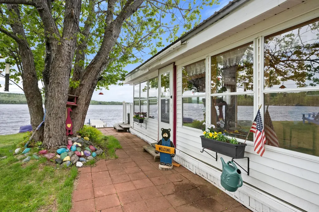212 Sibley Road Burlington ME 04417