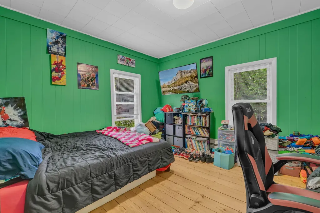 26 Island Avenue Orono ME 04473