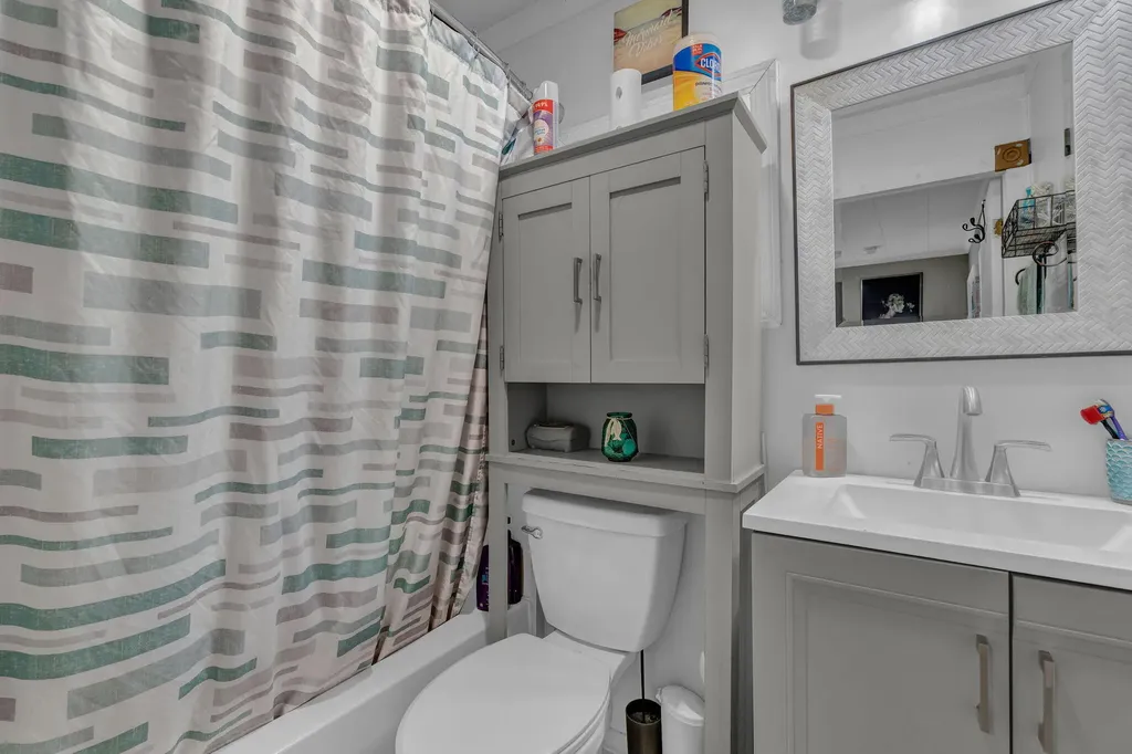 26 Island Avenue Orono ME 04473