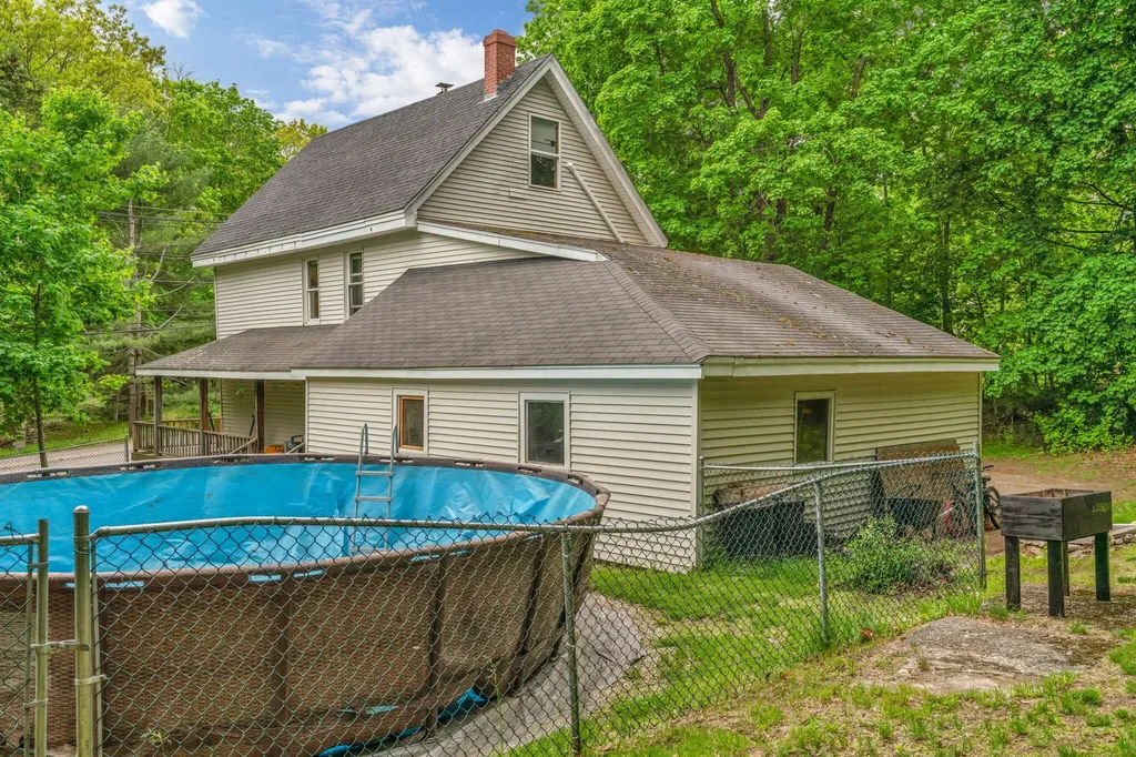 26 Island Avenue Orono ME 04473