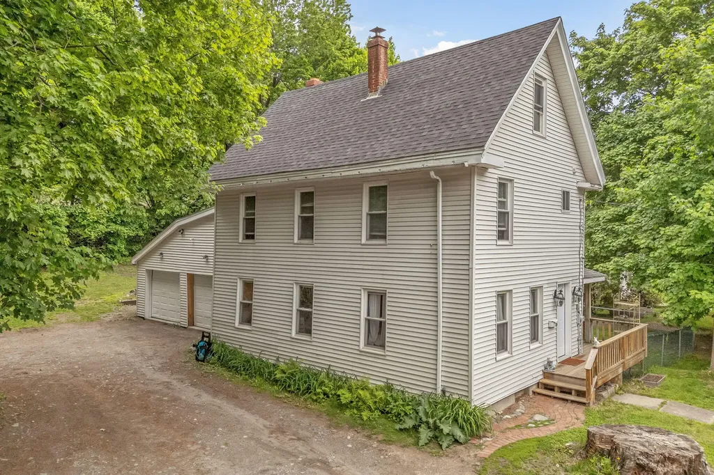 26 Island Avenue Orono ME 04473