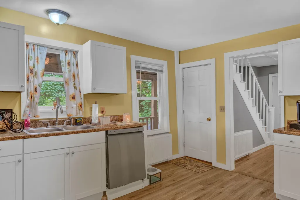 26 Island Avenue Orono ME 04473
