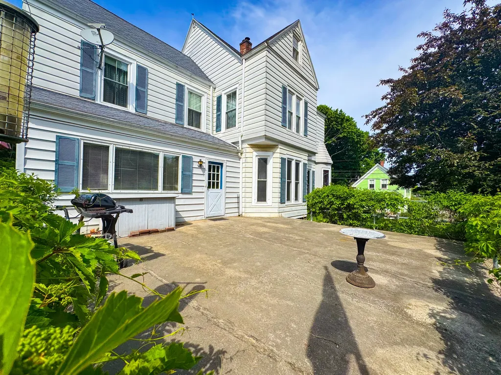 12 Lincoln Street Rockland ME 04841