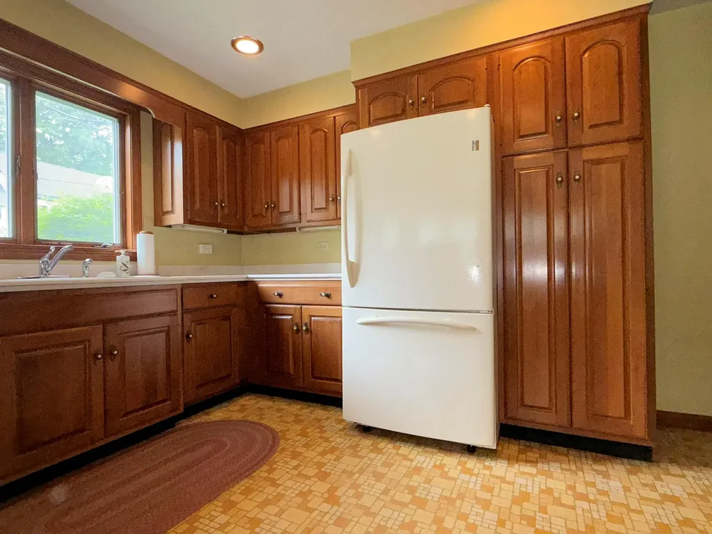 12 Lincoln Street Rockland ME 04841