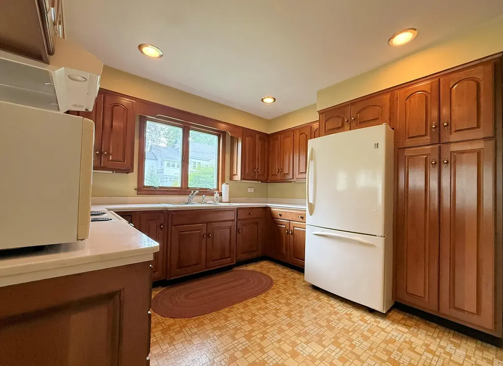 12 Lincoln Street Rockland ME 04841