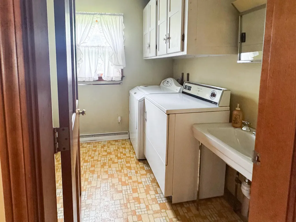 12 Lincoln Street Rockland ME 04841