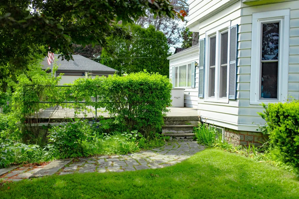 12 Lincoln Street Rockland ME 04841