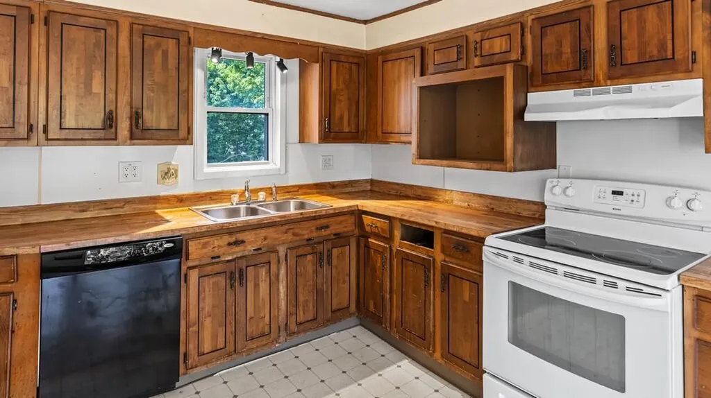 95 7th Street Bangor ME 04401