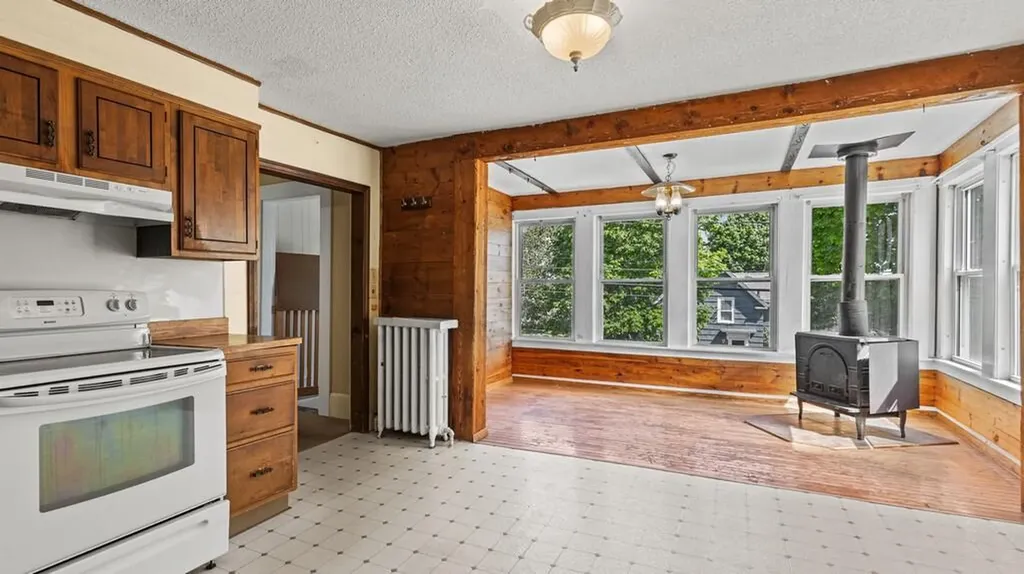 95 7th Street Bangor ME 04401