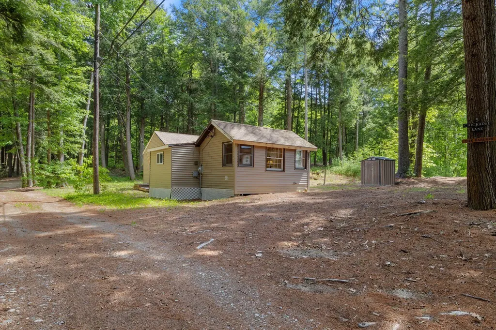 5 Chickadee Lane Livermore ME 04253