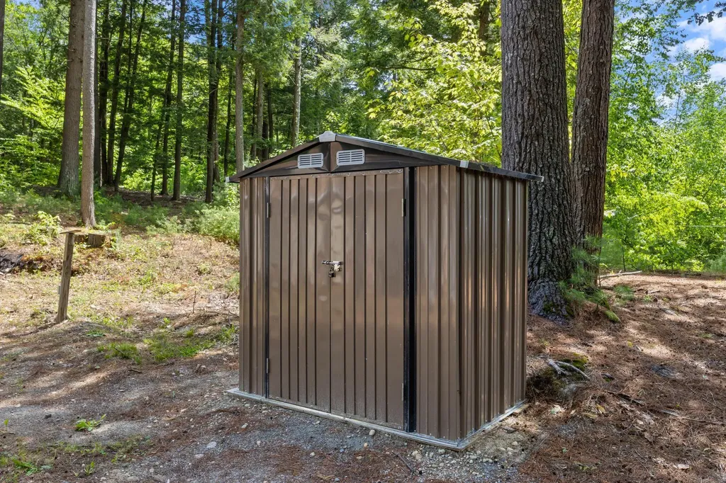 5 Chickadee Lane Livermore ME 04253