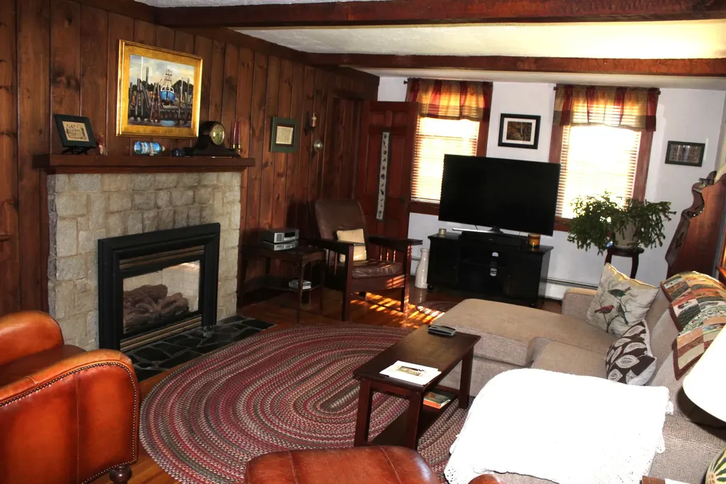 381 Highland Avenue Gardiner ME 04345