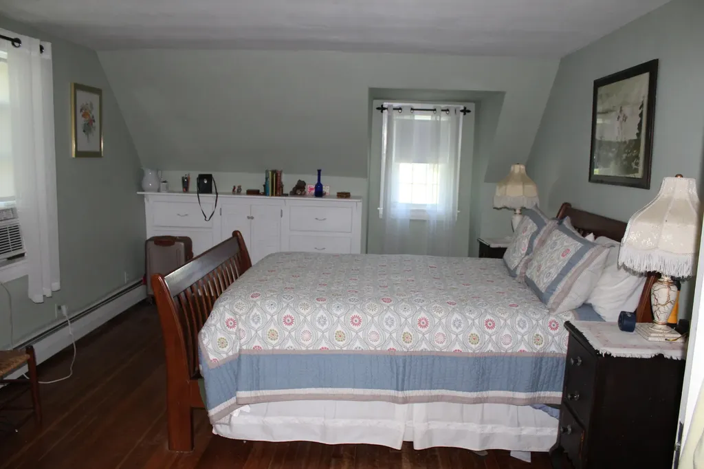 381 Highland Avenue Gardiner ME 04345