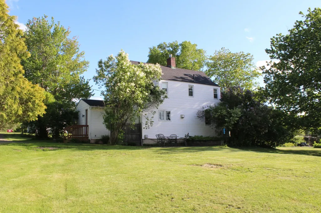 381 Highland Avenue Gardiner ME 04345
