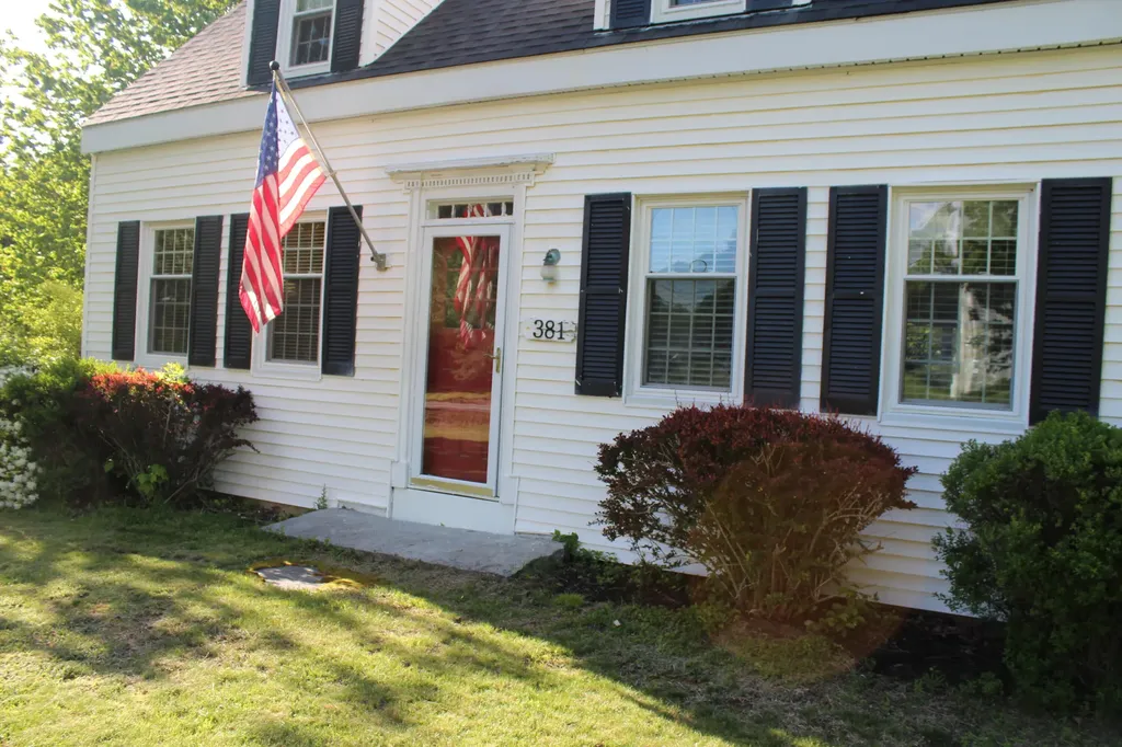 381 Highland Avenue Gardiner ME 04345