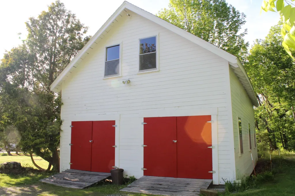 381 Highland Avenue Gardiner ME 04345