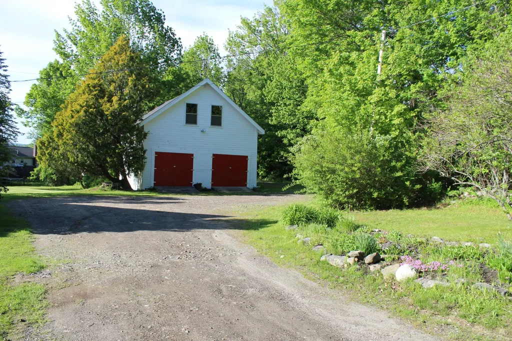 381 Highland Avenue Gardiner ME 04345
