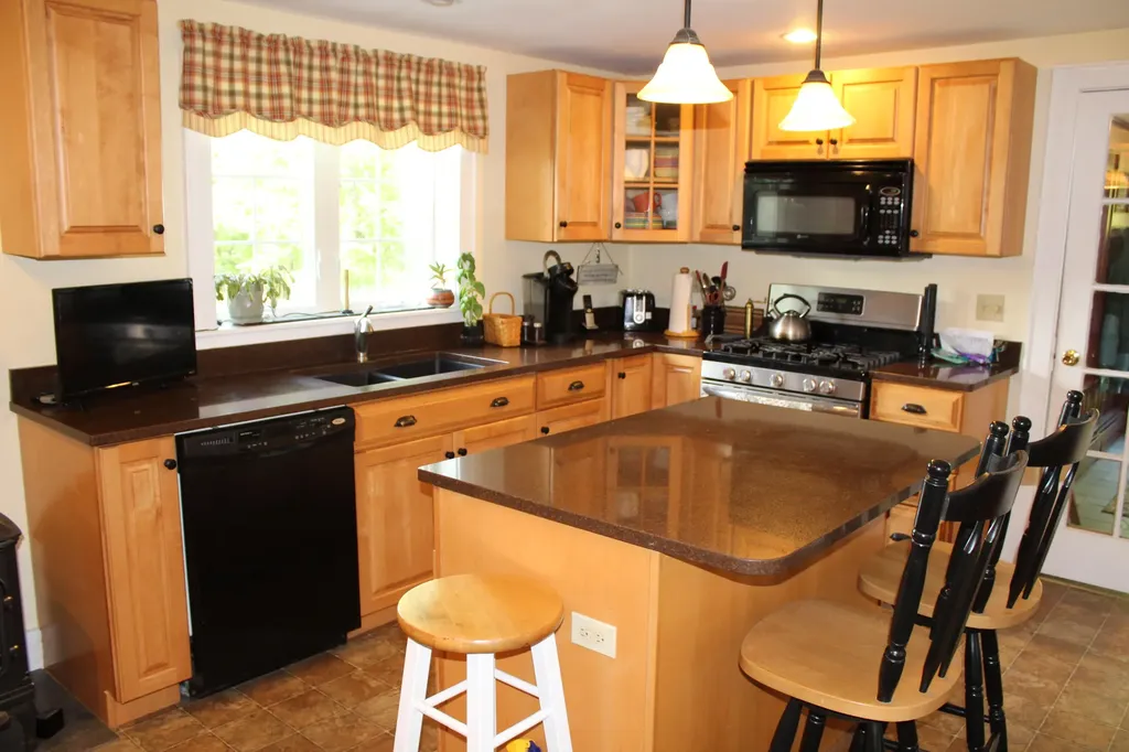 381 Highland Avenue Gardiner ME 04345