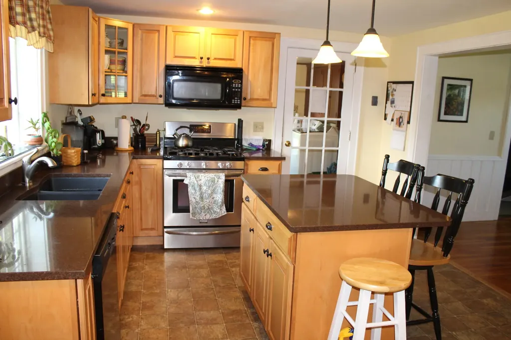 381 Highland Avenue Gardiner ME 04345