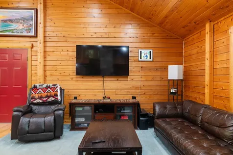 5 Canoe Court T3 R9 Nwp ME 04462