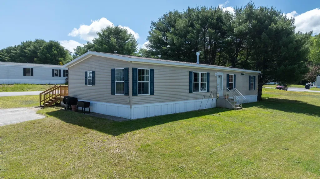 20 Purington Avenue Mechanic Falls ME 04256