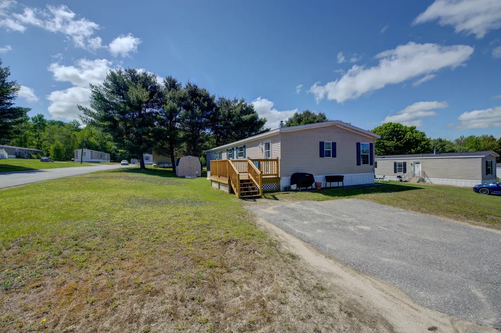 20 Purington Avenue Mechanic Falls ME 04256