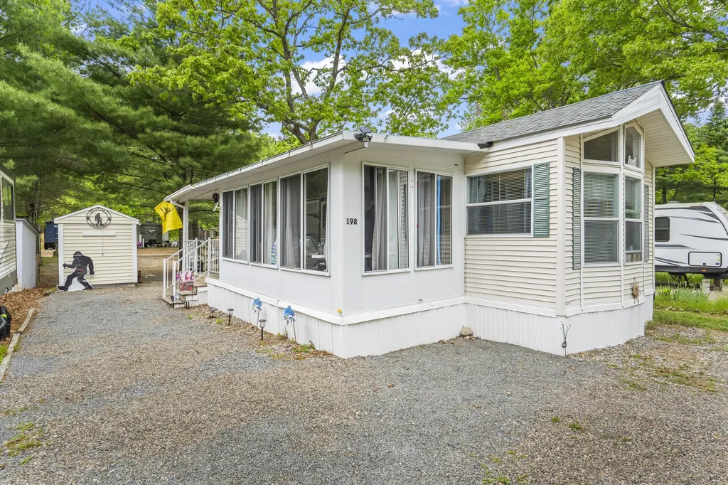1 Robinson Way Kennebunk ME 04043
