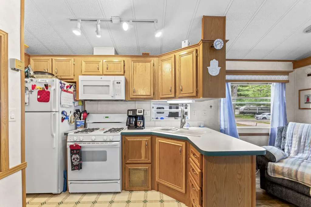 1 Robinson Way Kennebunk ME 04043