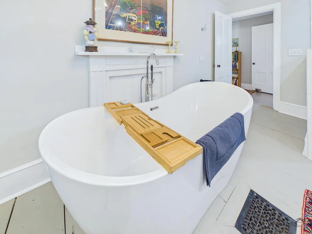 1059 Washington Street Bath ME 04530