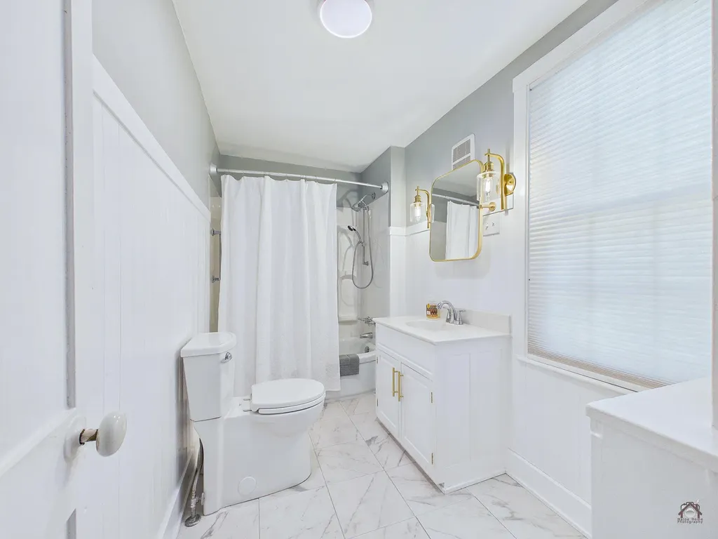 1059 Washington Street Bath ME 04530