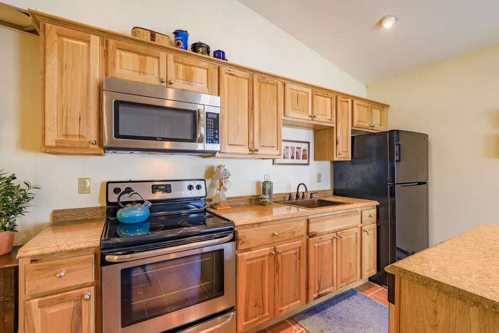 12 Hilltop Drive Rockport ME 04856