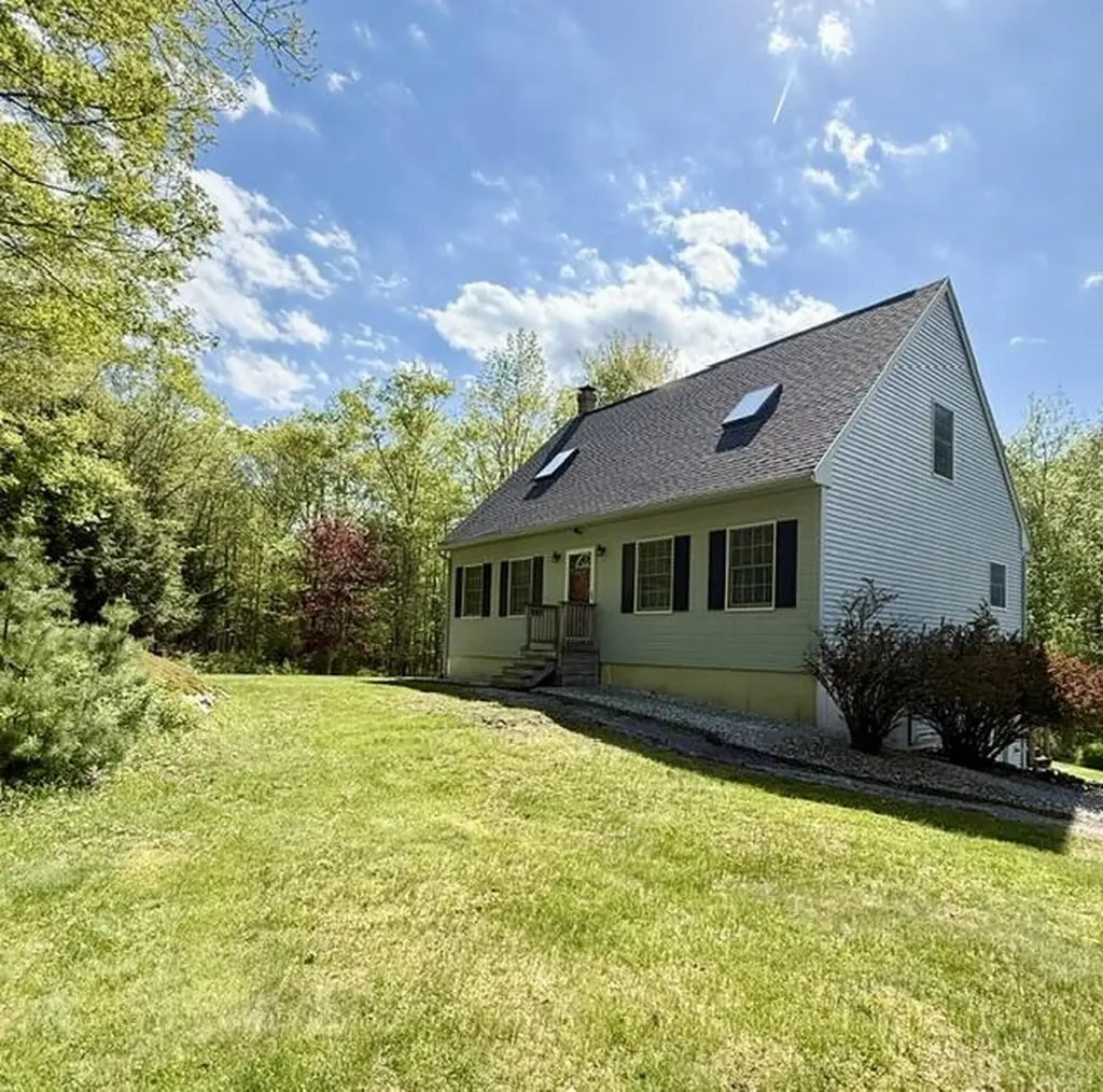 706 Middlesex Road Topsham ME 04086