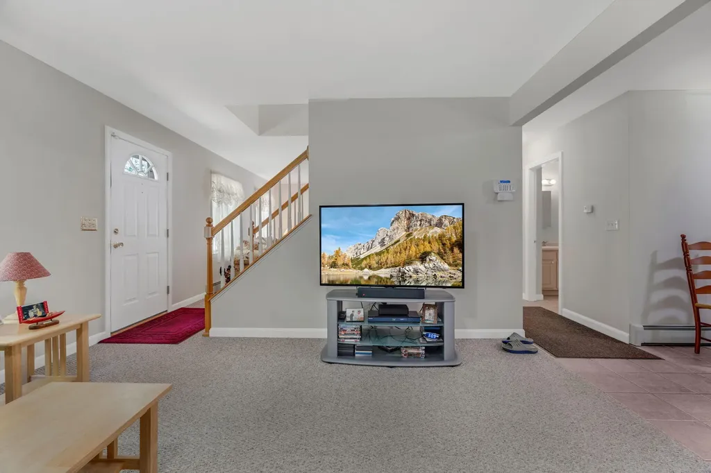 706 Middlesex Road Topsham ME 04086
