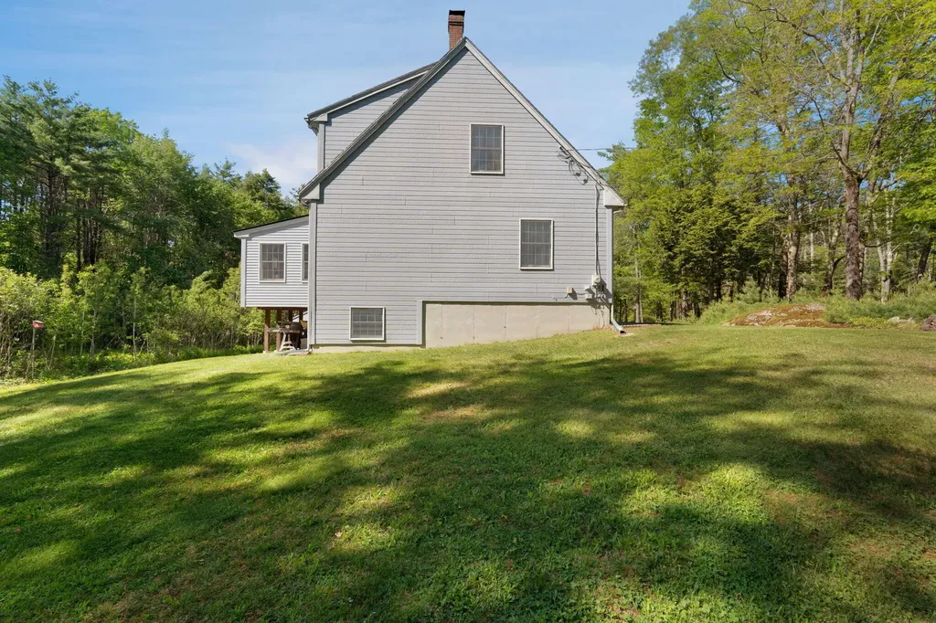 706 Middlesex Road Topsham ME 04086