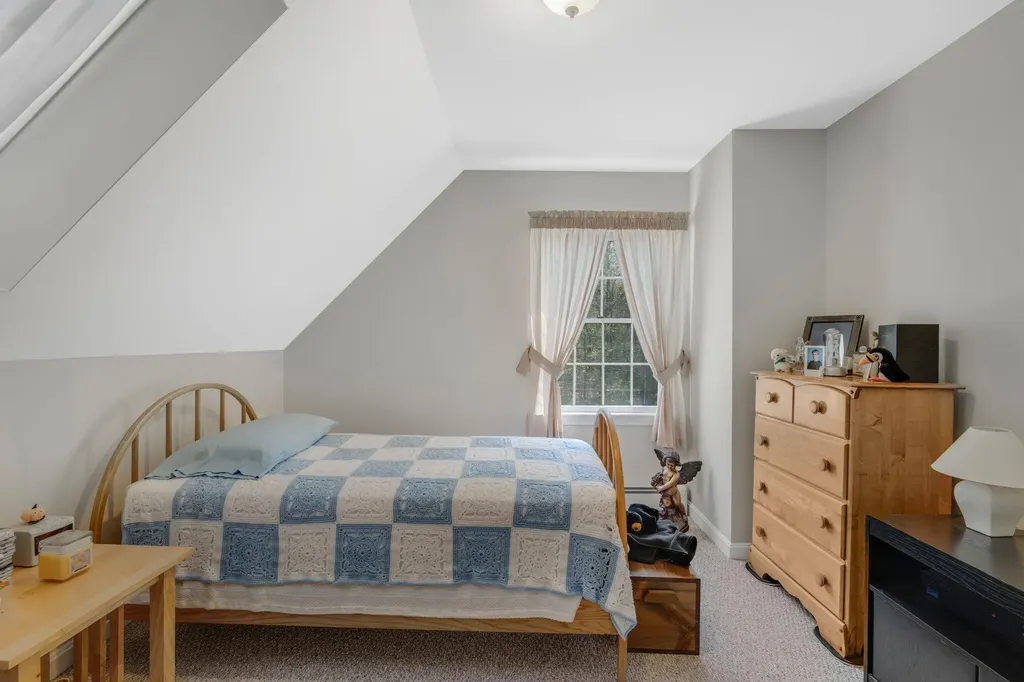 706 Middlesex Road Topsham ME 04086