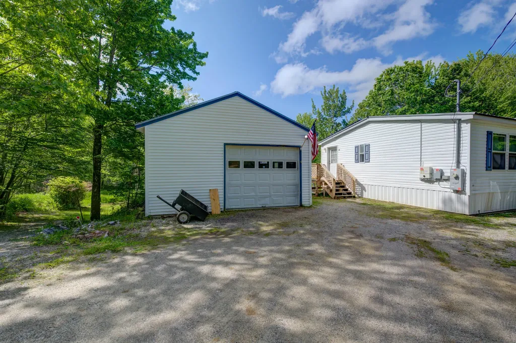 4 Jam Hill Road Oxford ME 04270
