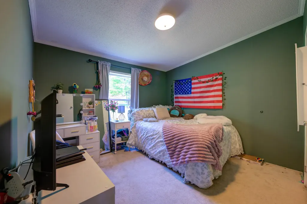 4 Jam Hill Road Oxford ME 04270