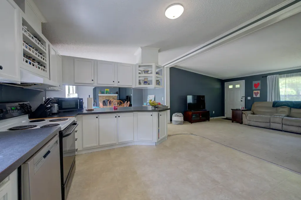 4 Jam Hill Road Oxford ME 04270